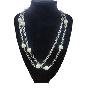 silver chain w spaced out white faux pearls layer necklace EUC